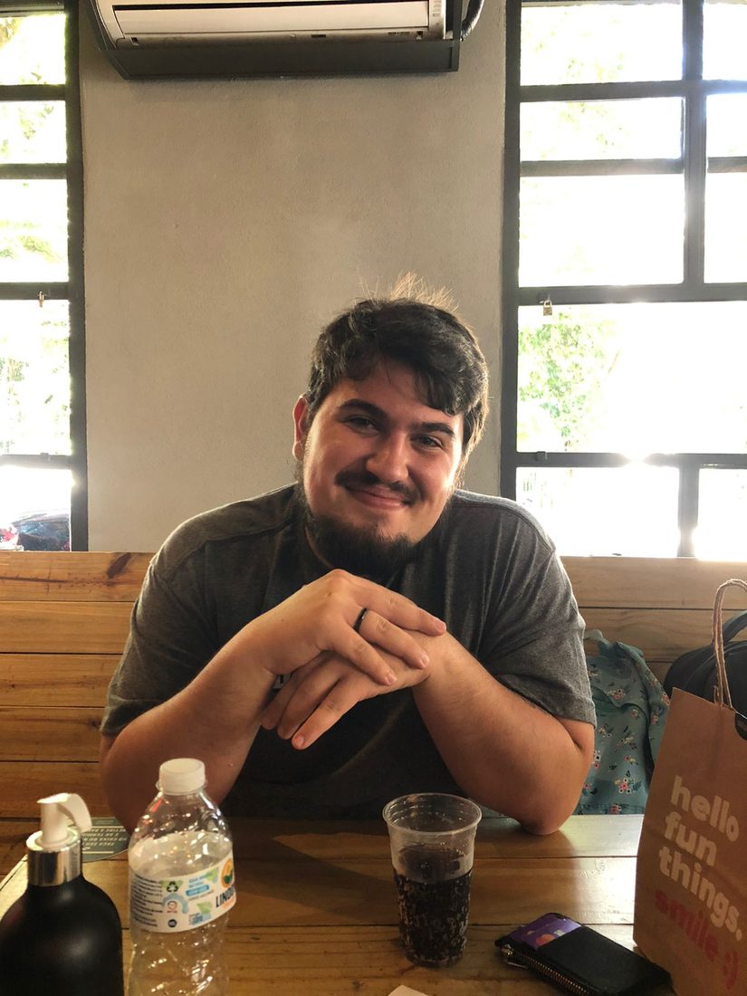 Lucas, fundador da Vira-Lata Lab