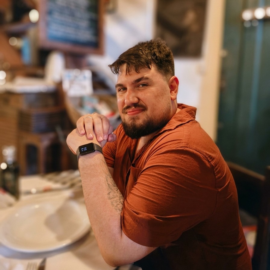 Lucas, co-fundador da Vira-Lata Lab